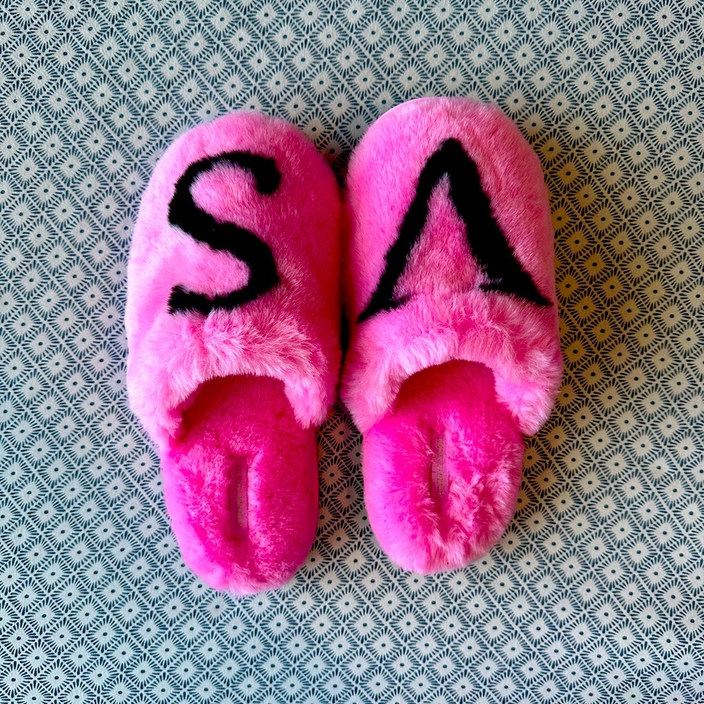 Brand New Victoria’s Secret slippers. Size M